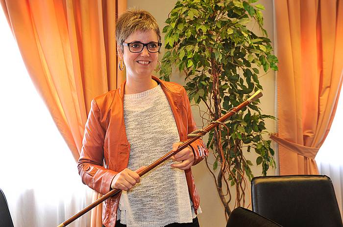 Barañaingo alkatesa Oihaneder Indakoetxea, EH Bildu , makil hartzea ta herriko jendea plenoan.