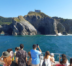 Turismoa, onuragarria edo buruhaustea?