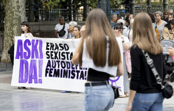 Indarkeria bikarioa zer den definituko du Espainiako Gobernuak