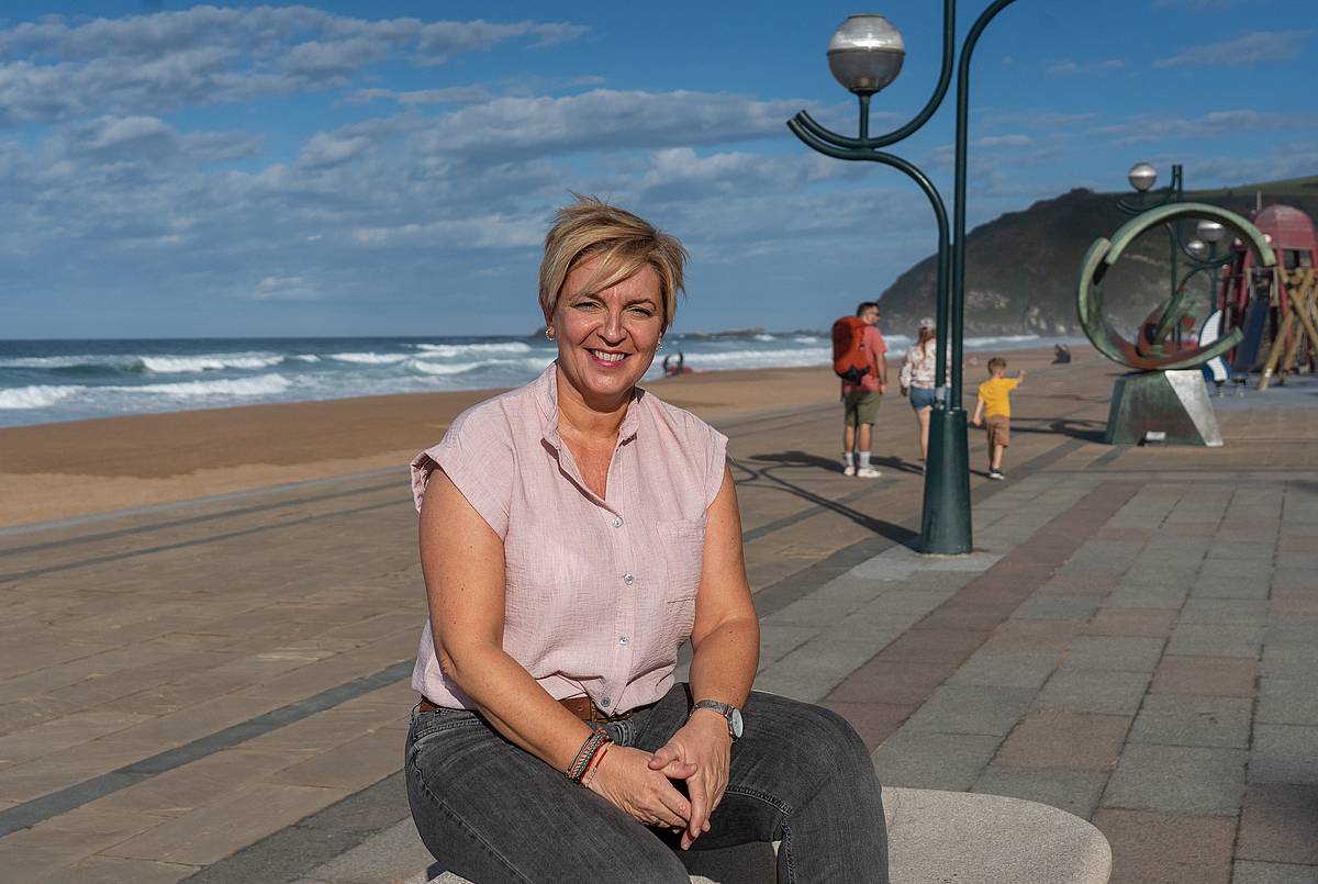 Sakelako telefonoa ikastetxetik at uzteko deia