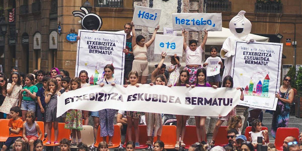 Etxebizitzarik gabe, hezkuntzarako baldintzarik ez