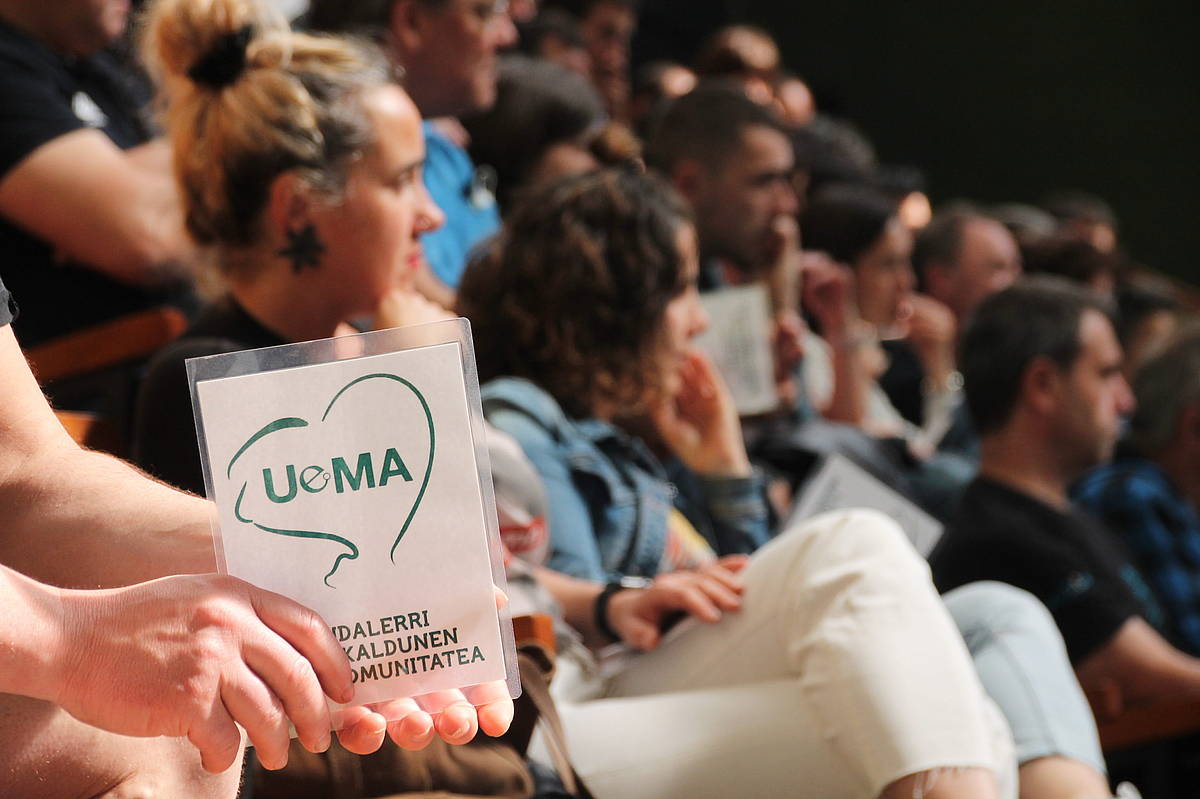 Euskara etorkizunean, zalantzaz betetako zeruertza