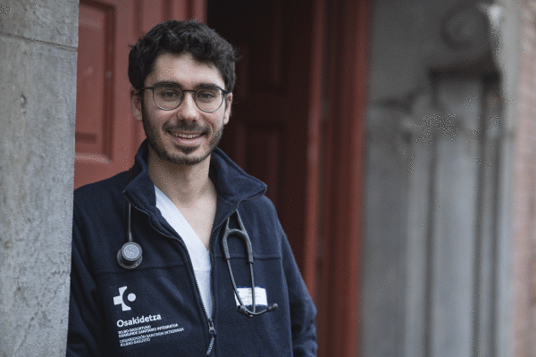 «Soilik enpresa boteretsuen adimen artifiziala erabiltzen badugu, haien menpe geratuko gara»