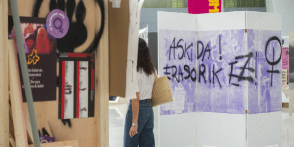 Inkesta baten arabera, 15 eta 17 urte arteko hiru neskatik bi beldur dira gauez bakarrik ibiltzeko