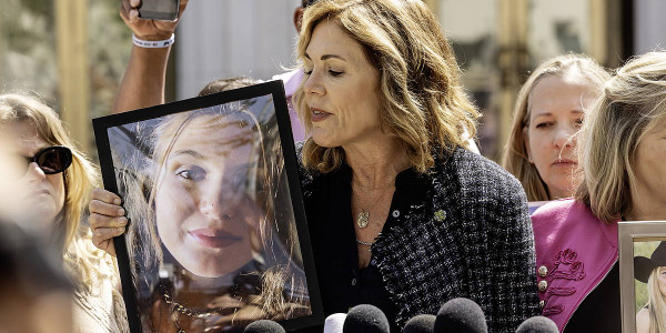 Meta eta Google zigortu dituzte, sare sozialen bidez adikzioa sortu eta haurrak arriskuan jartzeagatik