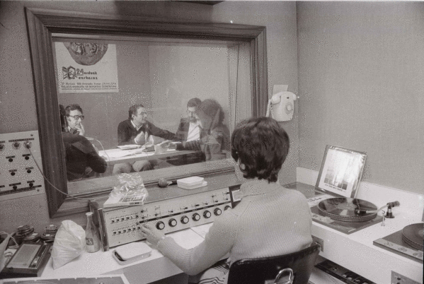 Irratian euskara hutsez egun eta gau oso batez aritu zireneko lehen aldi gogoangarri hura