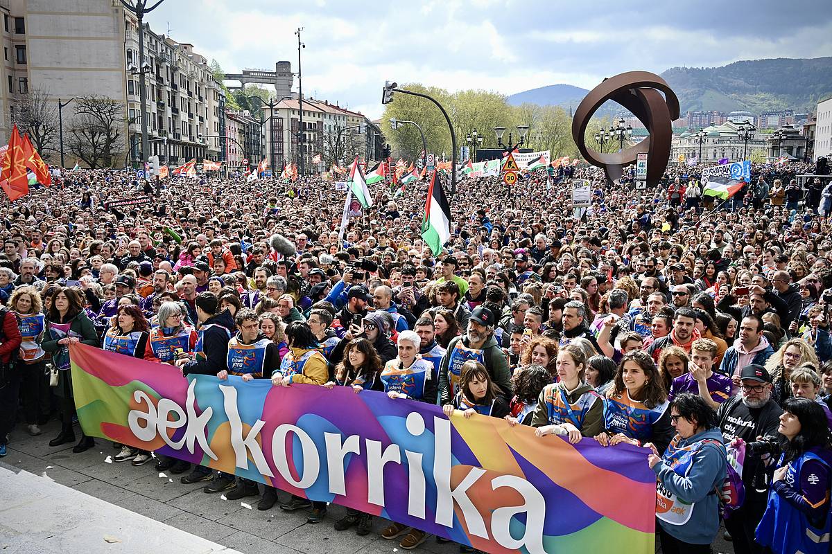 Korrikaren kantu guztiak