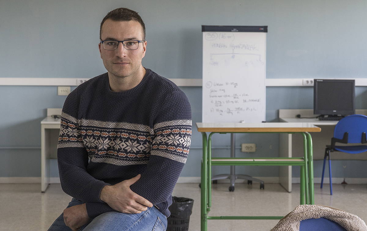 «Eskolan zenbat eta denbora gehiago eman pantailen aurrean, orduan eta emaitza kaskarragoak»