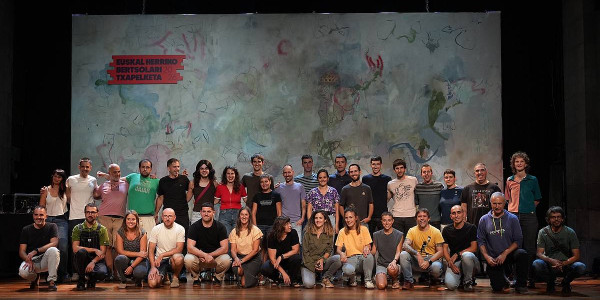 Euskal Herriko Bertsolari Txapelketa: hamaika bertsolari eta txapel bakarra