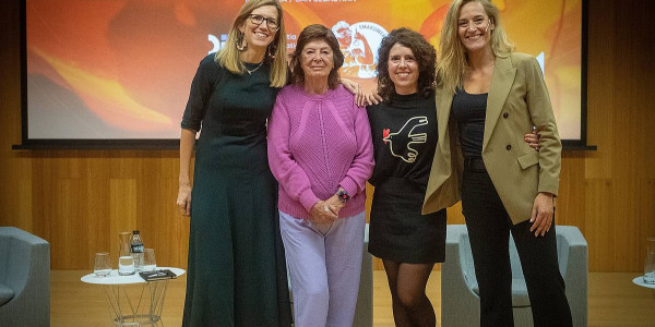 Zientzietako ikasleen erdiak emakumeak dira, baina karguetan gora egin ahala desagertzen dira