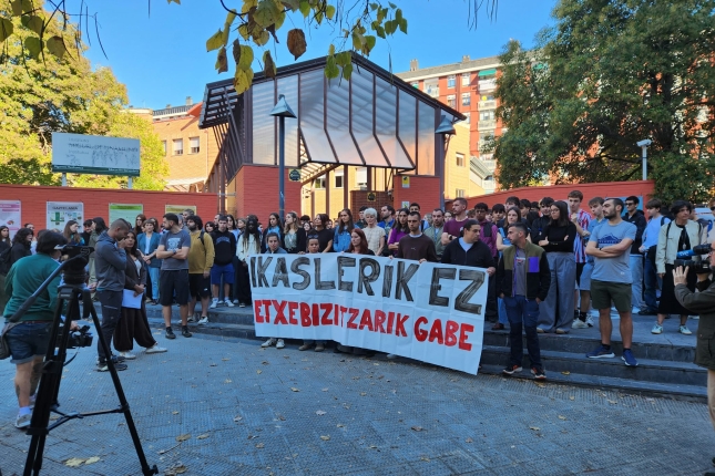 Eta etxegabetuen artean haurrak eta nerabeak daudenean, zer gertatzen da?