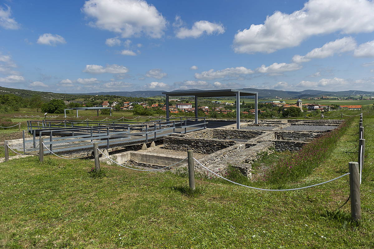 Iruña-Veleiako aztarnategia aztertzeko eta ezagutarazteko plana ondu dute