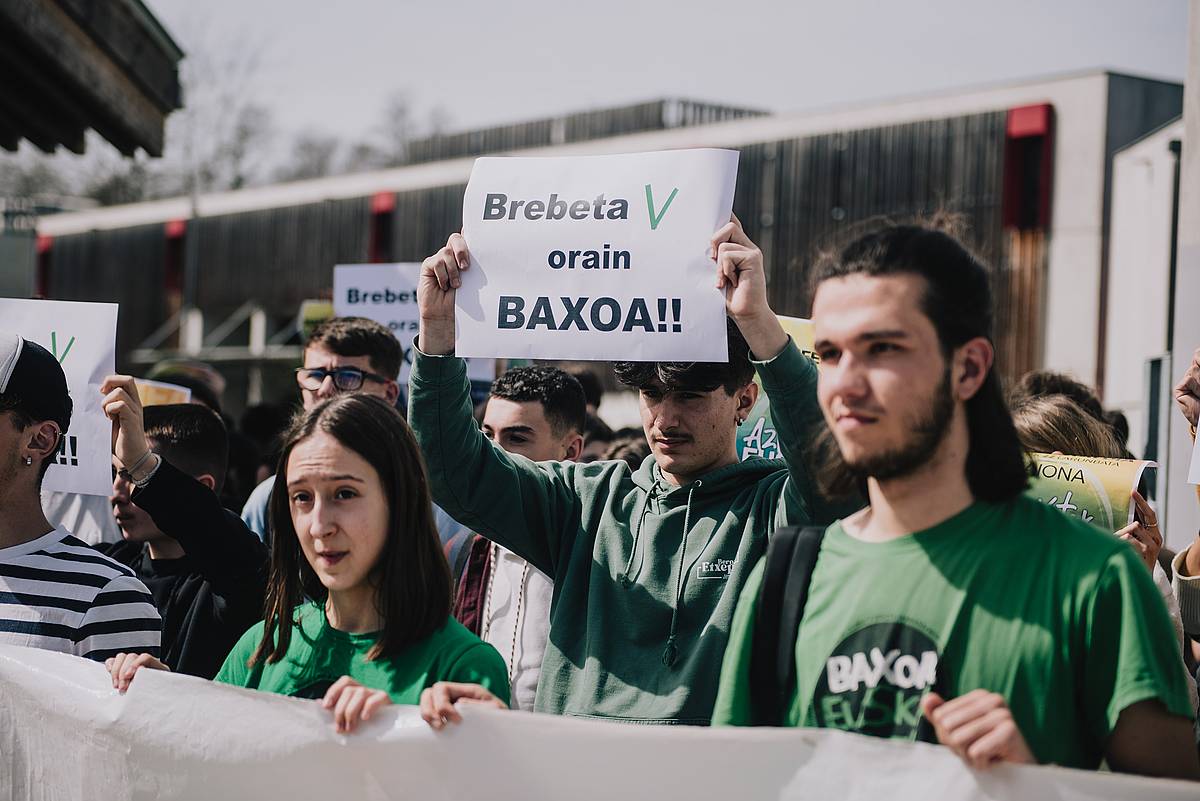 Brebetako zientzietako azterketa euskaraz egiten ahalko dute Seaskako ikasleek