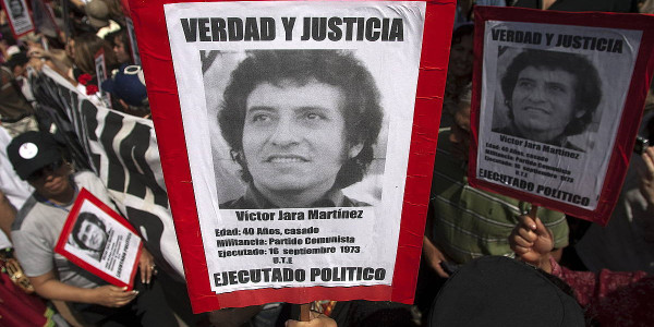 Victor Jara hiltzea egotzita, 25 urteko kartzela zigor irmoa ezarri diete zazpi militarri