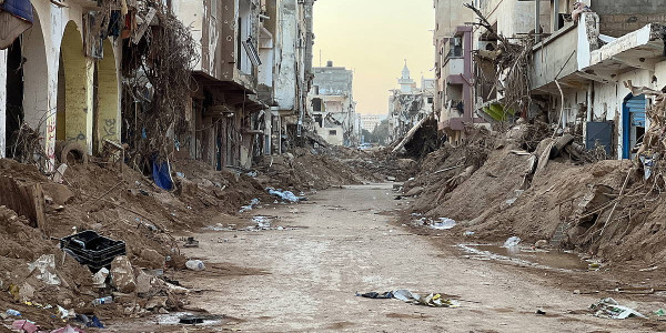 'Daniel' ekaitzak eragindako uholdeen ondotik, epidemia arriskua Libian