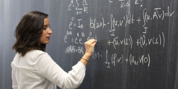 Judit Muñoz: «Matematikak bizi garen mundua azaltzen du: hizkuntza unibertsala da»