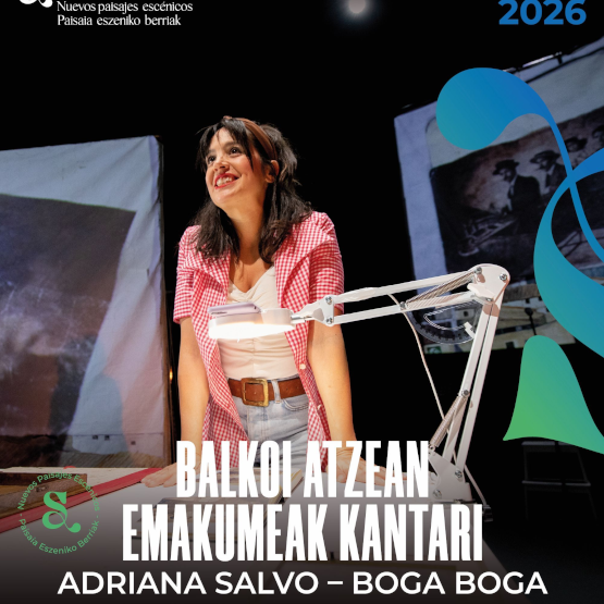'Balkoi atzean emakumeak kantari'
