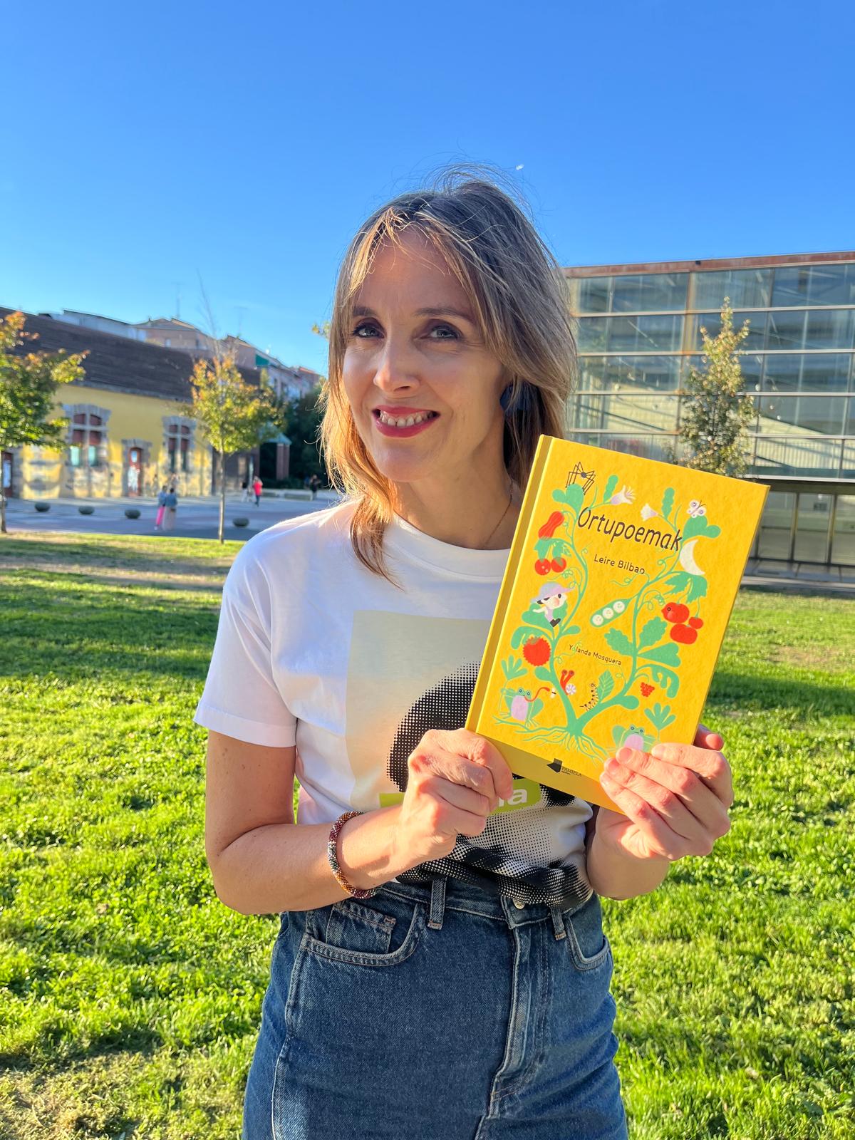 Leire Bilbao, idazlea: «Lurrari lotutako esaera zaharrak eta begirada galtzen ari gara»