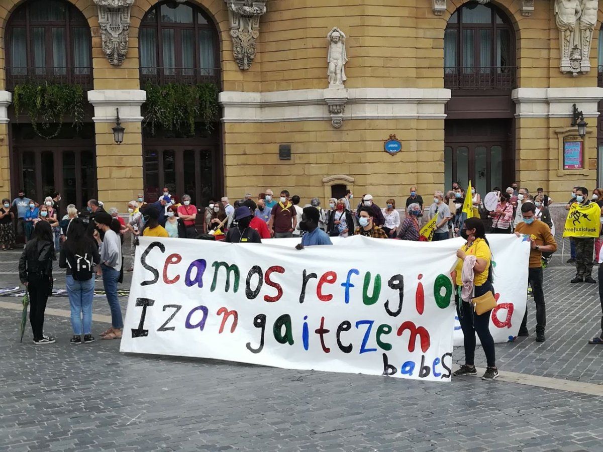 Gaurko manifestazioko une bat, Bilbon. ONGI ETORRI ERREFUXIATUAK BIZKAIA