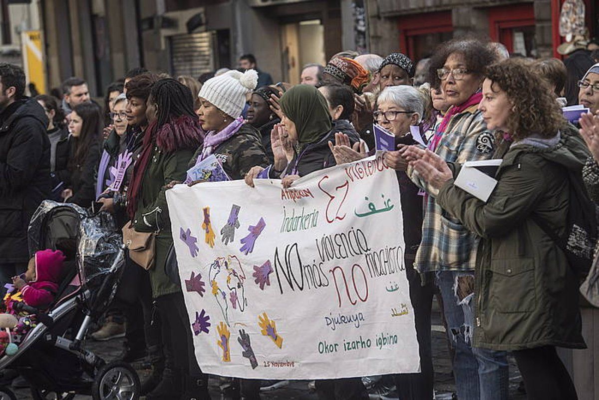 Indarkeria matxistaren aurkako protesta, Iruñean. JAGOBA MANTEROLA / FOKU