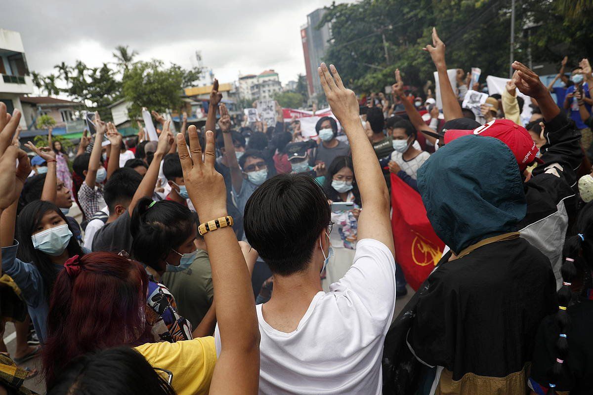 Junta militarraren aurkako protestak, Rangunen. STRINGER / EFE