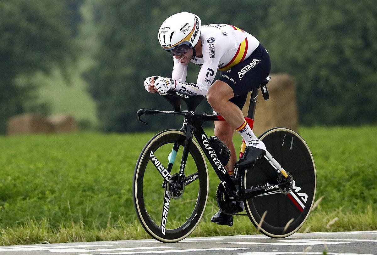 Ion Izagirre, azkeneko Frantziako Tourrean. GUILLAUME HORCAJUELO / EFE