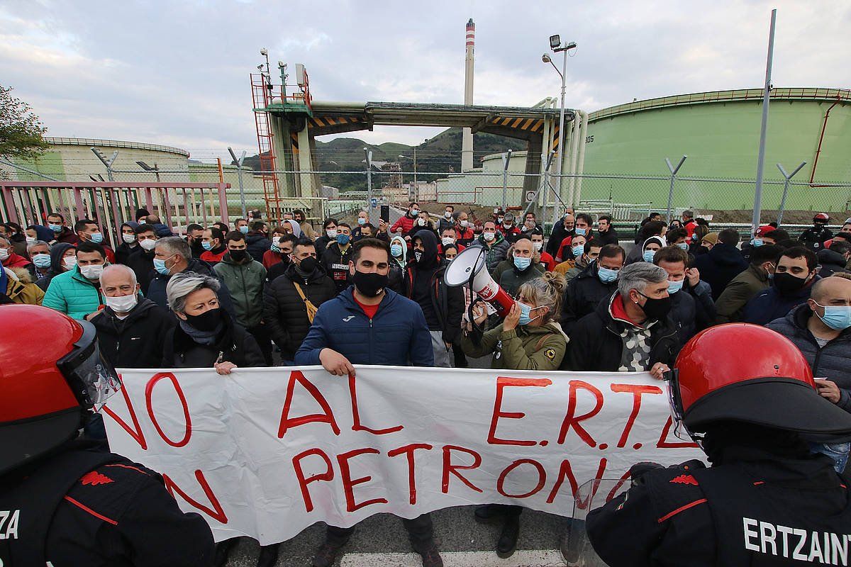 Petronorreko langileen protesta bat. OSKAR MATXIN EDESA (FOKU)