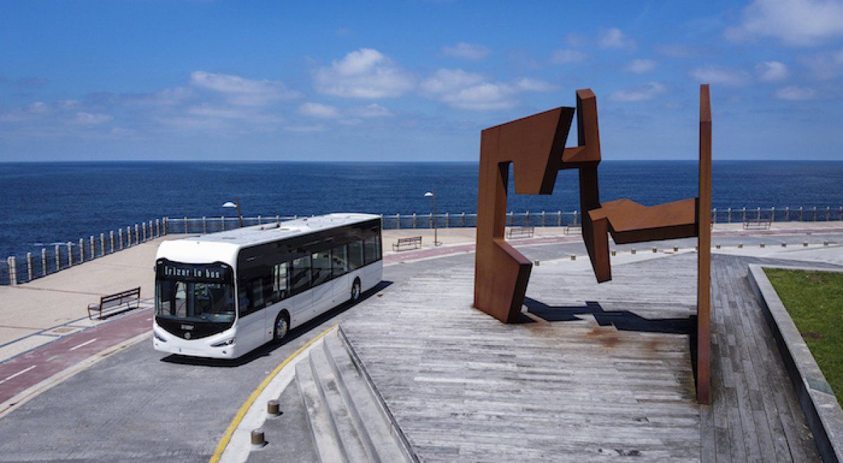 Irizar Ie bus modeloa, proba bat egiten, Donostian. IRIZAR