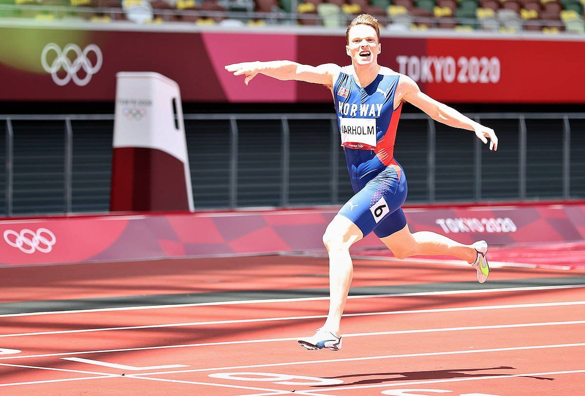 Karsten Warholm, ahalegin betean, 400 metroko hesidunen finalean. DIEGO AZUBEL, EFE