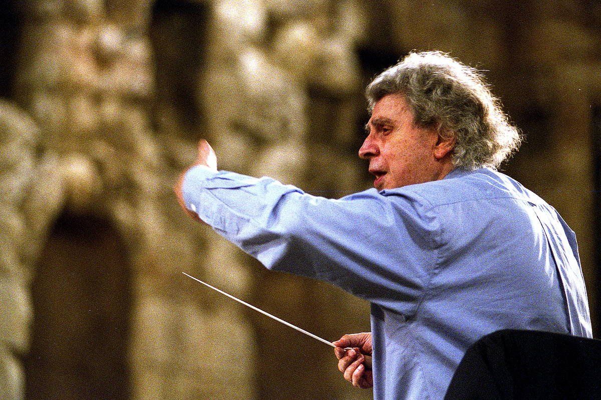 Mikis Theodorakis, 2001ek argazki batean. ORESTIS PANAGIOTOU / EFE