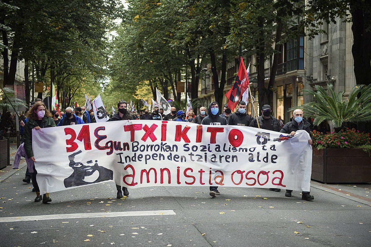 Iñaki Bilbaoren aldek protesta bat, iazkoa. MONIKA DEL VALLE / FOKU