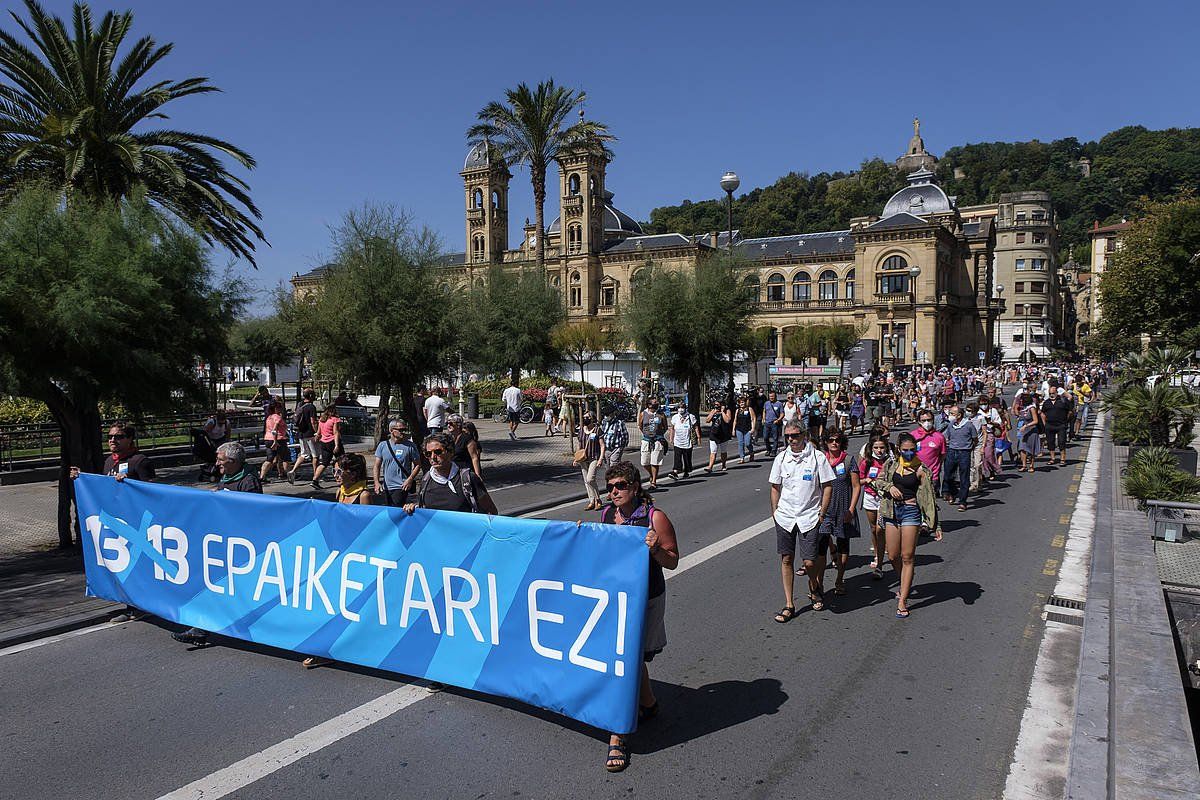 Manifestazioa, Bulebarretik atera denean. JON URBE, FOKU