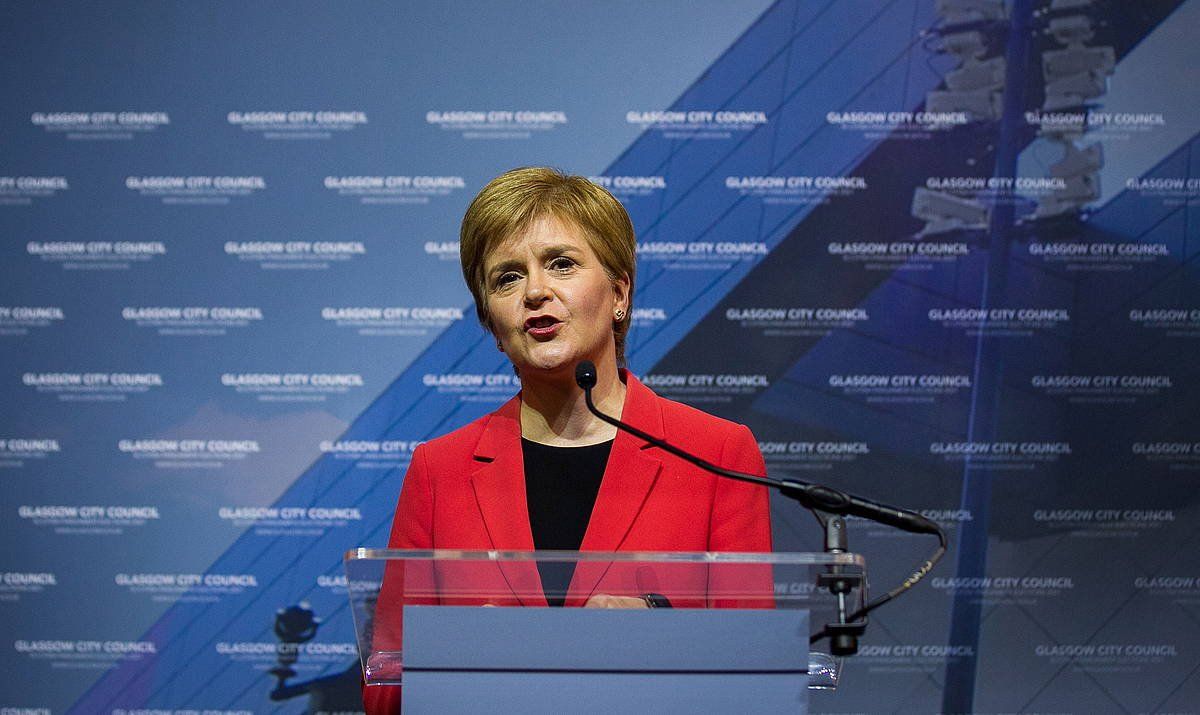 Nicola Sturgeon, maiatzeko bozak irabazi berritan, Glasgowen. ROBERT PERRY / EFE