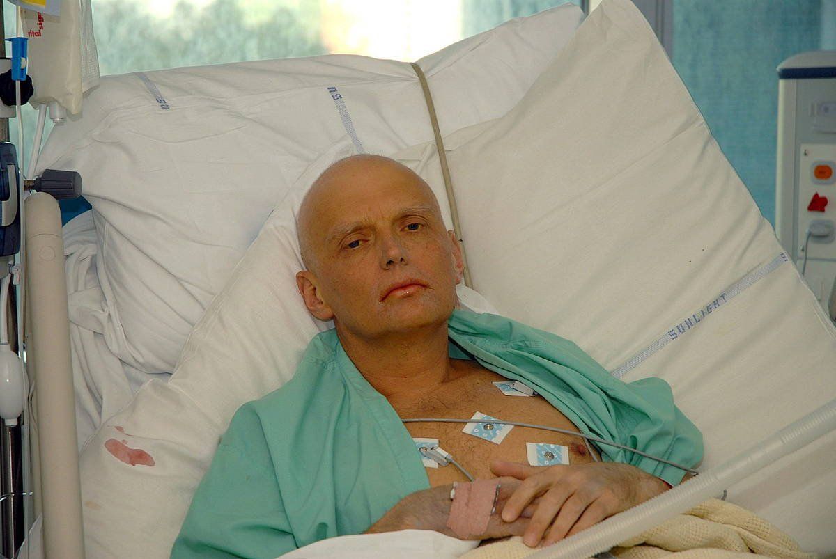 Aleksandr Litvinenko errusiar espioi ohia, 2006ko azaroan, pozoitua izan eta egun gutxira, Londresko ospitale batean. EFE