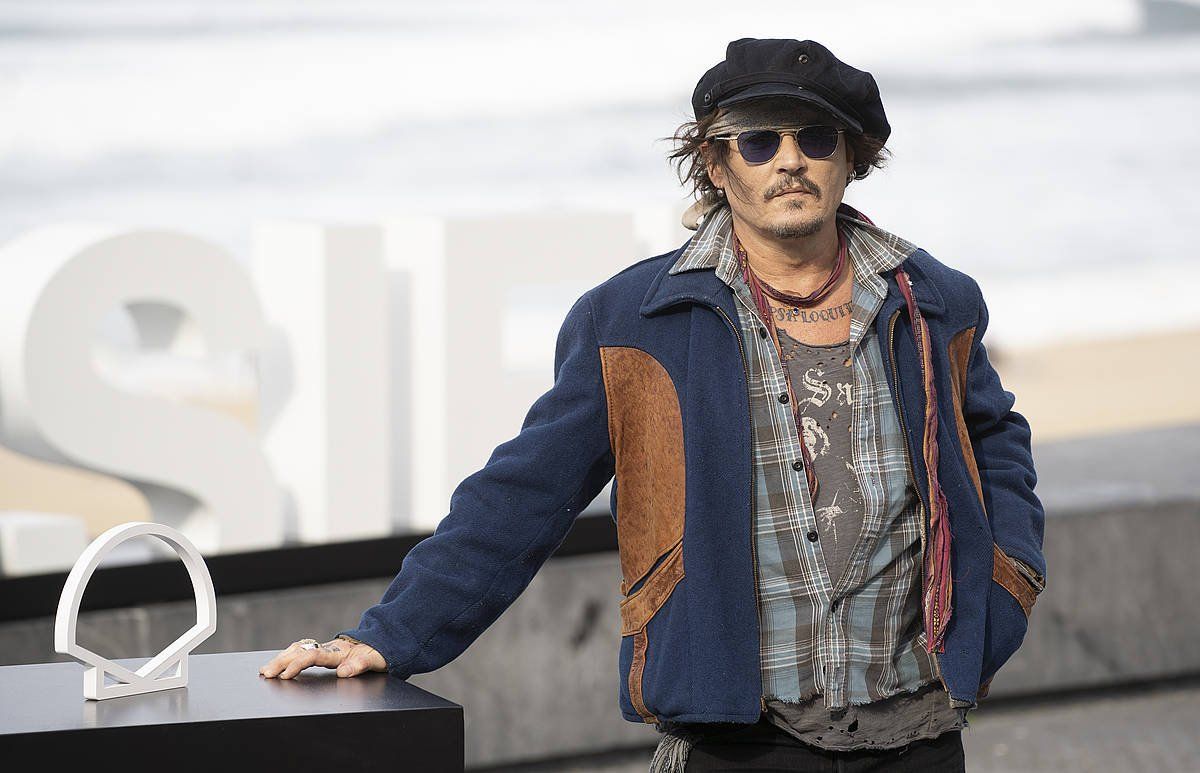 Johnny Depp aktorea, gaur arratsaldean, prentsaren aurreko agerraldia egin baino lehen. JAGOBA MANTEROLA / FOKU