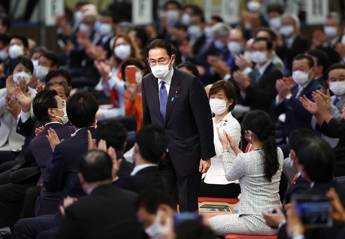 Fumio Kishida, gaur, Tokion, LDPren primarioak irabazi ondoren. JIJI PRESS / EFE