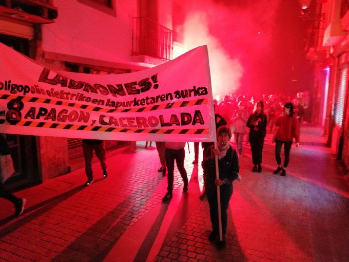 Bilboko Zazpikaleetako protestaren une bat. KOMITE INTERNAZIONALISTAK