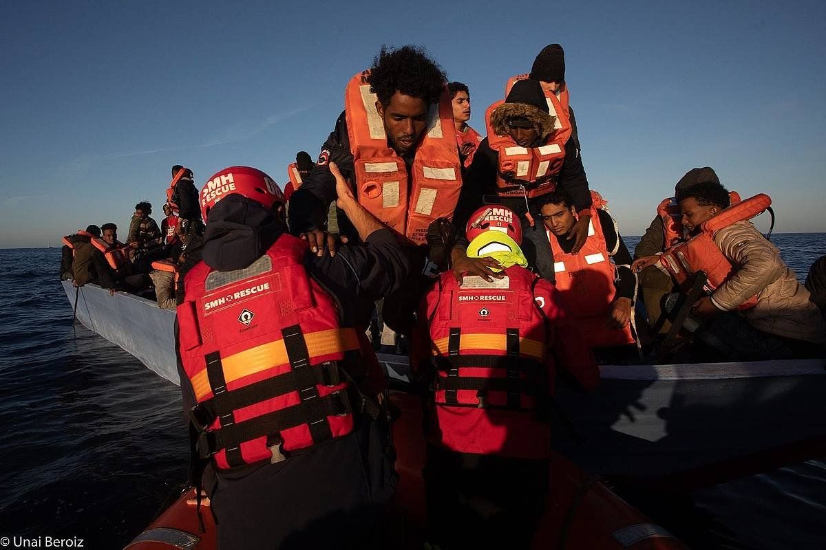 Aita Mari ontzia migratzaileak erreskatatzen Mediterraneoan. BERRIA