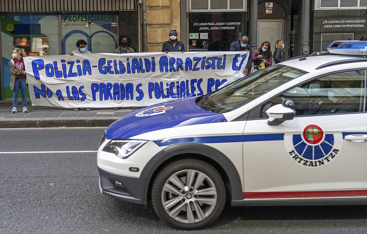 SOS Arrazakeria plataformak egindako elkarretaratze bat, artxiboko irudi batean. ANDONI CANELLADA / FOKU