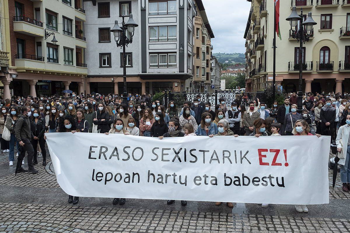 Indarkeria matxistaren aurka iaz Zarautzen eginiko protesta baten irudia. JON URBE, FOKU