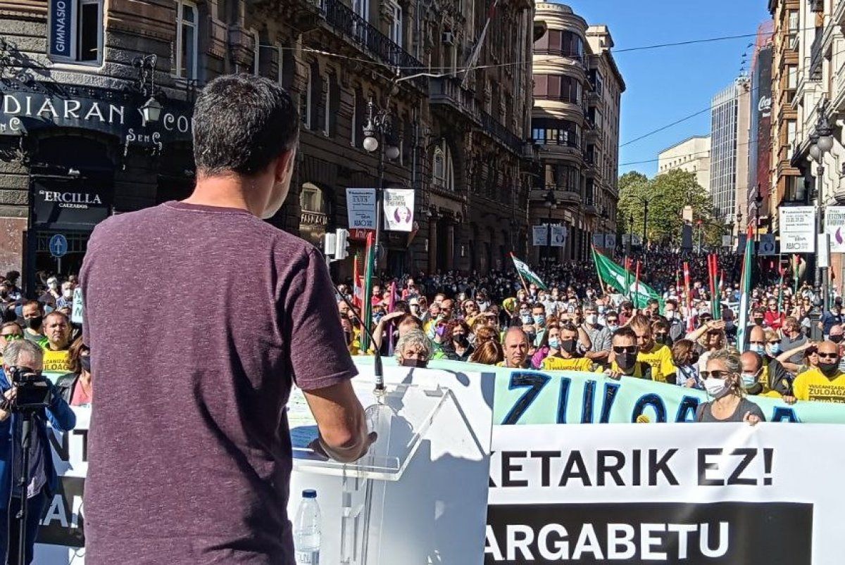 Mitxel Lakuntza hizketan, gaur, Bilboko manifestazioa. ELA SINDIKATUA