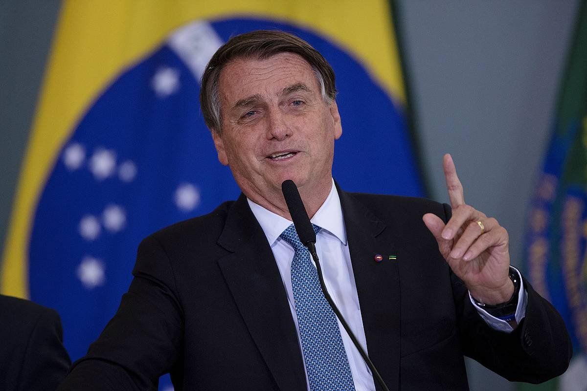 Jair Bolsonaro Brasilgo presidentea, orain bi asteko agerraldi batean. JOEDSON ALVES, EFE