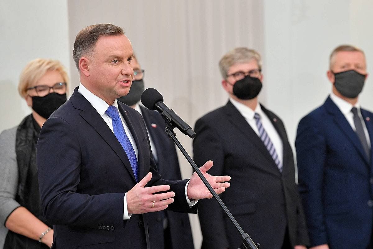 Poloniako presidnte Andrzej Duda, urri amaieran Varsovian egindako ekitaldi ofizial batean. RADEK PIETRUSZKA, EFE