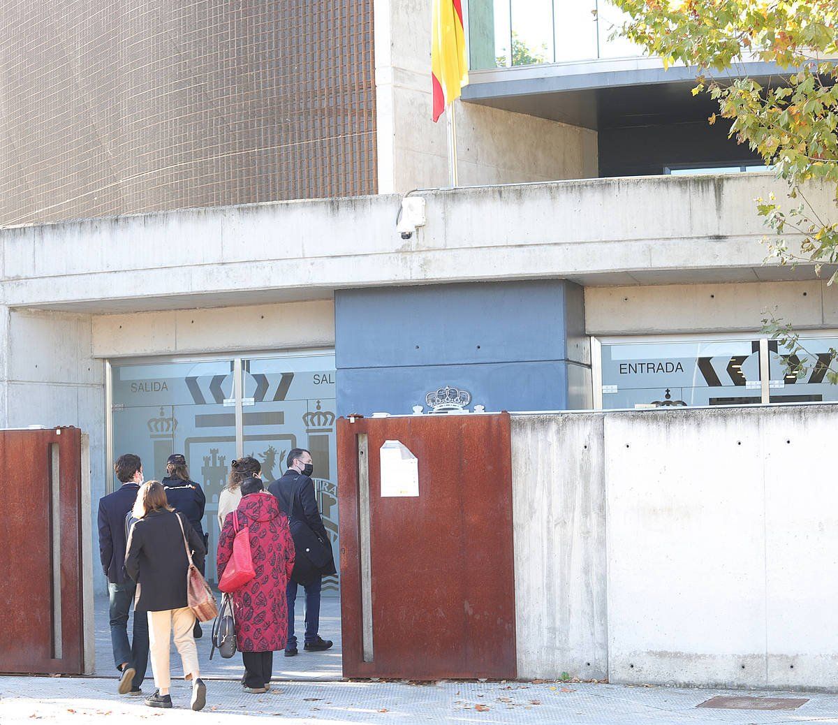 Auzipetuak eta abokatuak, gaur, Espainiako Auzitegi Nazionalera sartzen. J. DANAE / FOKU