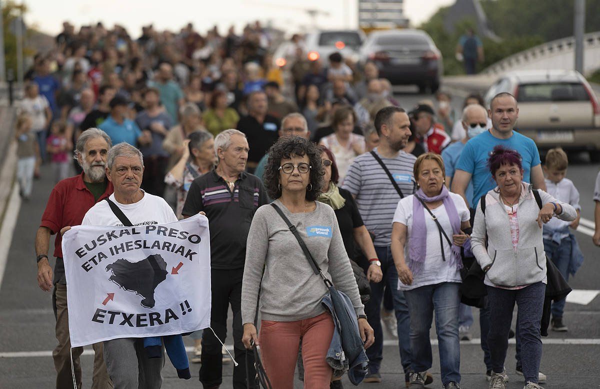 Euskal presoen eskubideen alde egindako Nafarroako martxaren akabera, urrian. JAGOBA MANTEROLA / FOKU