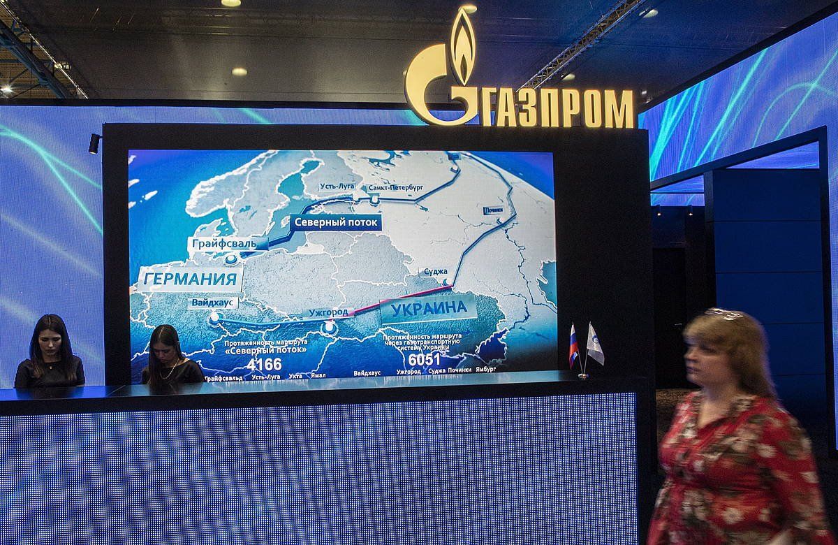 Gazpromen irudia, azoka batean. SERGEI ILNITSKI / EFE