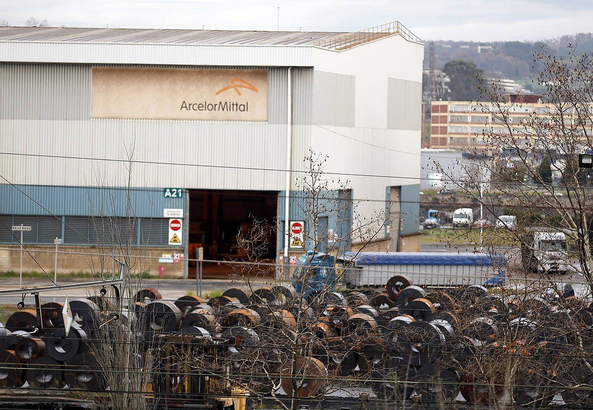 Arcelor Mittalen lantegia, Sestaon. LUIS TEJIDO / EFE