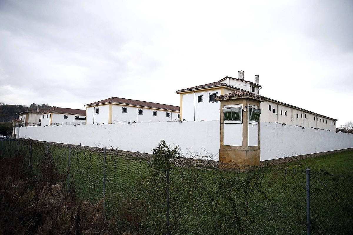 Martuteneko espetxea, Donostian. JAVIER ETXEZARRETA / EFE
