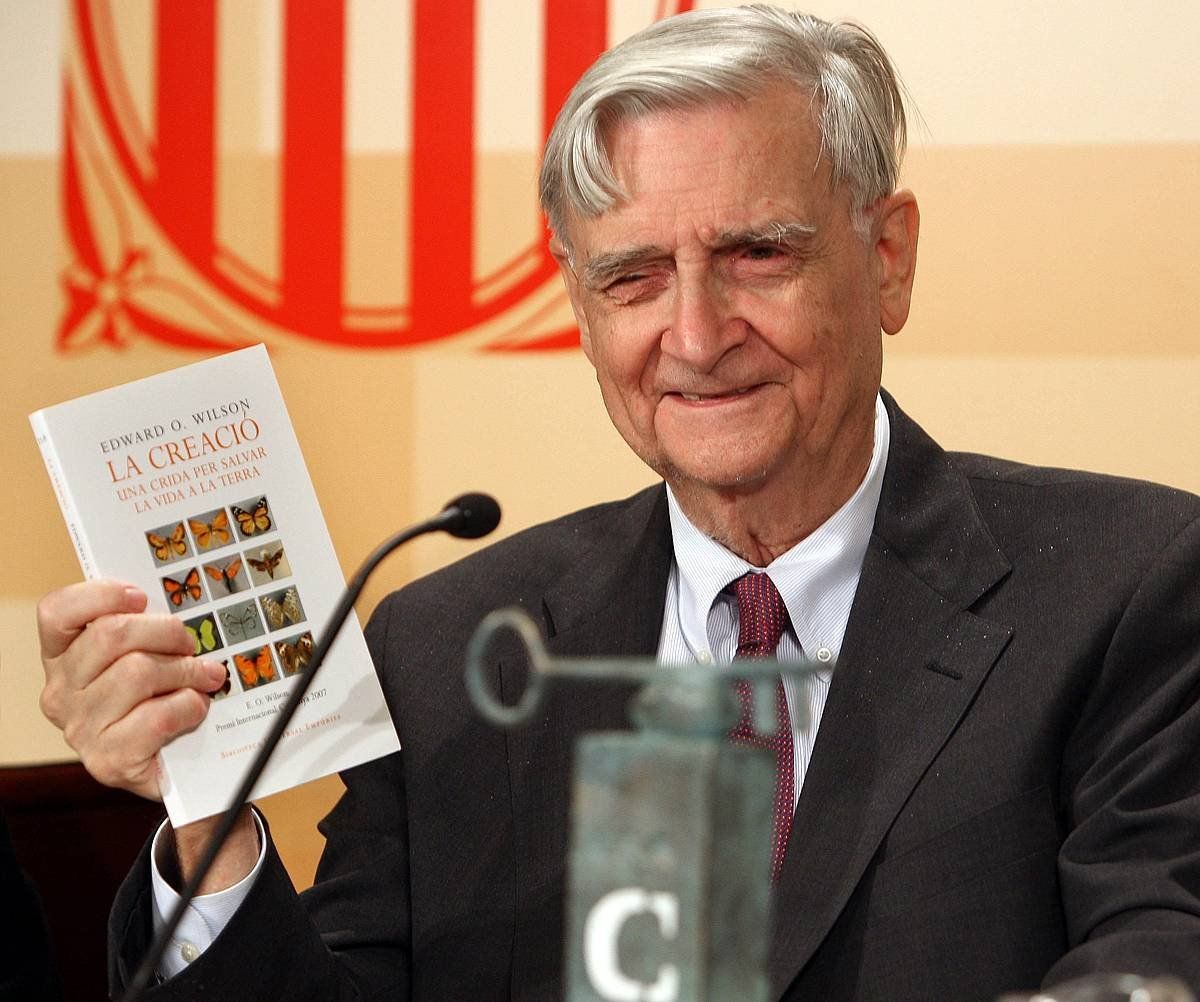 Edward O. Wilson, 2007an, Kataluniako Gobernuaren sari bat jsaozen. JULIAN MARTIN / EFE