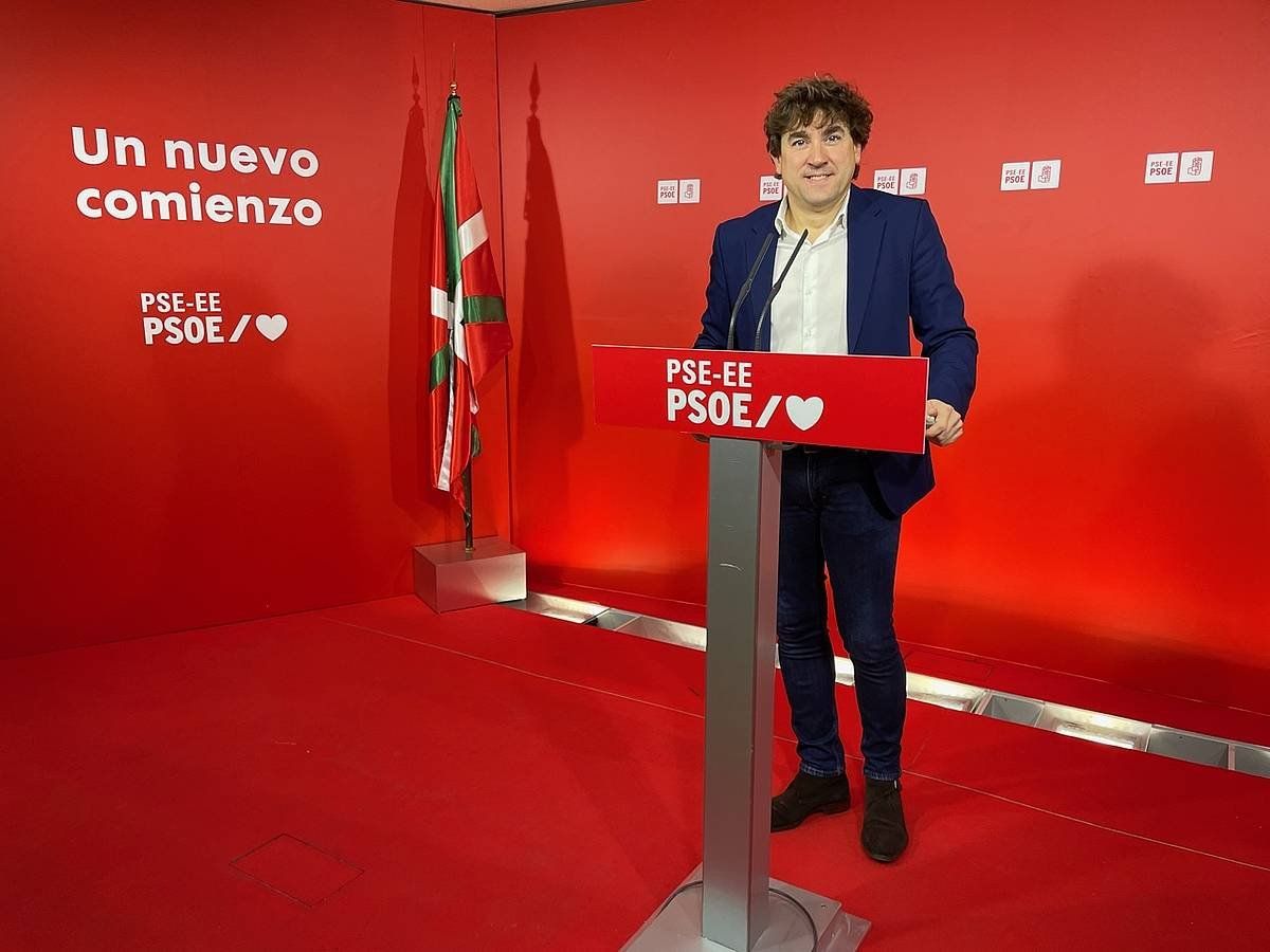 Eneko Andueza, gaurko agerraldian. BERRIA